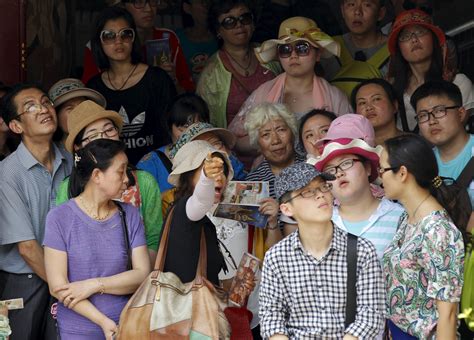Chinese Tourists Behaving Badly Country To Keep Records Of Citizens