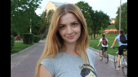 ウクライナの女性に会いましょう 若い女の子のポルノ写真、18歳の女の子の写真