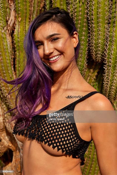 Para Snowboarder Brenna Huckaby Poses For The 2018 Sports Illustrated News Photo Getty Images