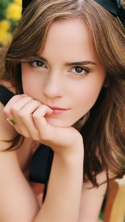 Emma Watson Thinking Iphone 5s Wallpaper Download Iphone Wallpapers