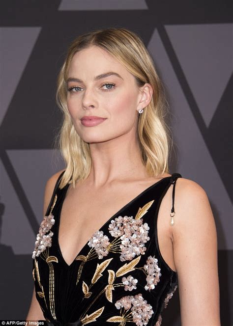Margot Robbie Is Proud Amid Womens Weinstein Claims Daily Mail Online