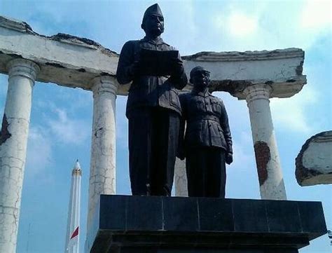 Tugu Pahlawan (Surabaya) - 2021 All You Need to Know Before You Go