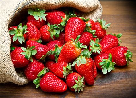 Hd Wallpaper Strawberries Fruit Strawberry Food And Drink Berry