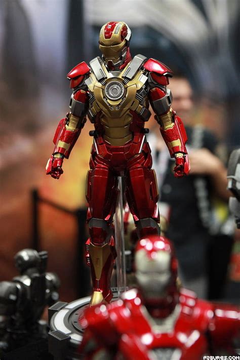 Hot Toys Figures Photo Gallery