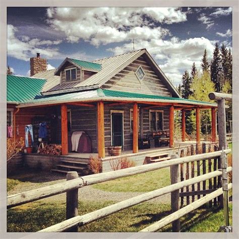 Hgtv follows the adventures of families who ditch the hustle and bustle to find the quintessential log home. Heartland Ranch House | Heartland ranch, Ranch house ...