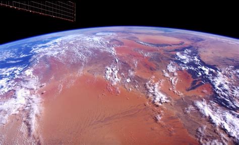Iss Beams Down 4k Footage Of Earth Shot With The Red Epic Dragon
