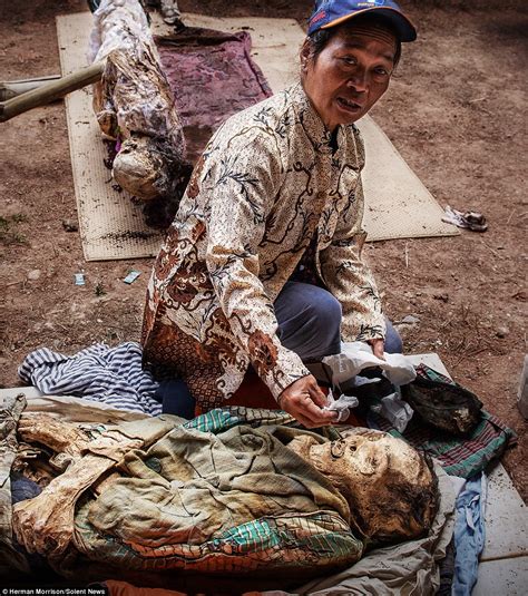 Indonesias Toraja Community Honour Their Dead Relatives In The Manene