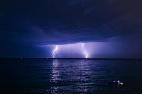 Premium Photo Thunderstorm On A Sea