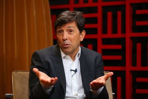 Bolsonaro destrói os valores democráticos. Pesquisa sobre 2022: Bolsonaro lidera, com 36%, e tem Huck ...