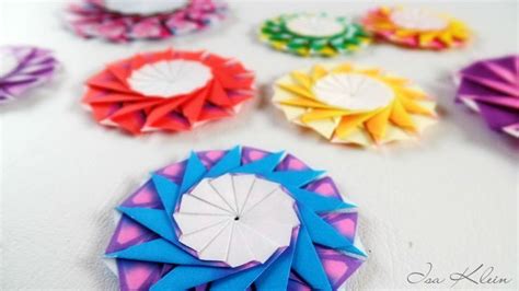 The tutorial requires 8 pieces of paper the size of 7.5 cm * 7.5 cm. 5945 best images about M's Origami Favorites on Pinterest | Origami cranes, Origami paper and ...