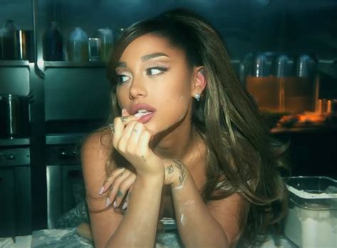 Ariana Grande Và 10 Beauty Look đáng Nhớ Nhất