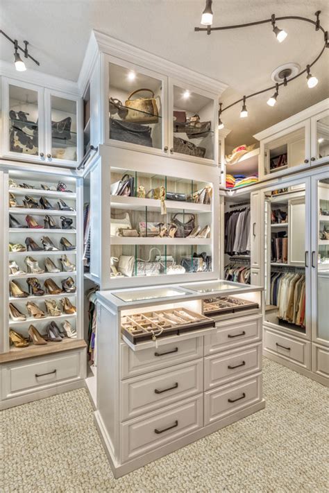 Luxury Walk In Closet ORGANIZED LOOK Elegant Closets