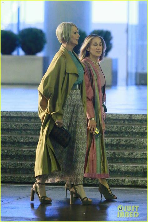 Sarah Jessica Parker And Cynthia Nixon Shoot Night Scenes For And Just Like That In Nyc