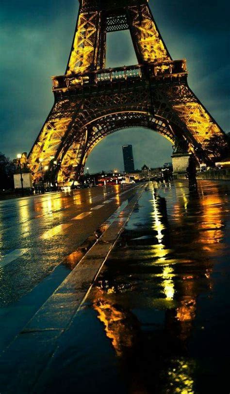Paris France In The Rain Tour Eiffel Eiffel Tower La Tour Eiffel