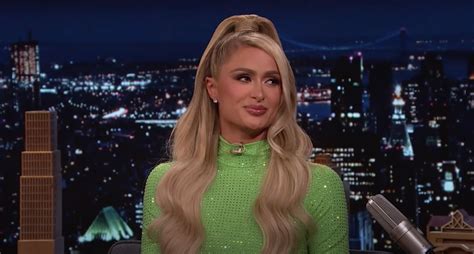 Paris Hilton Hosts First Televised Nft Giveaway Writes Awkward