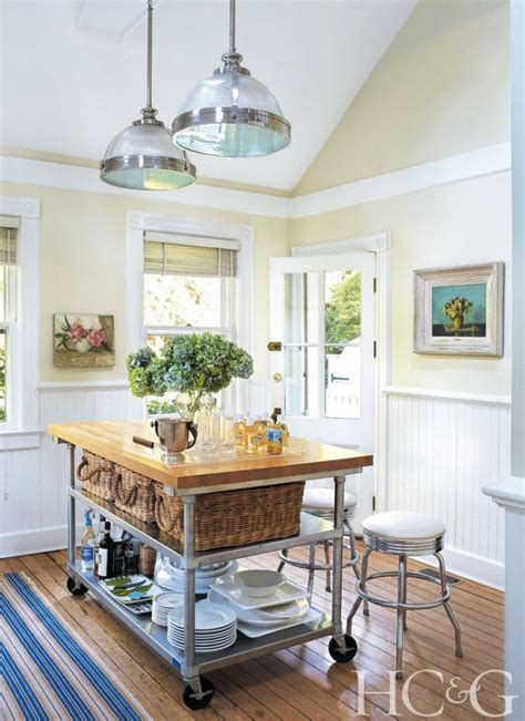 A Charming And Tranquil East Hampton Cottage Home Kitchens Cottage