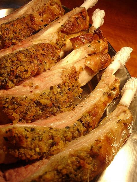 Les meilleures recettes, douces et épicées. Carré d'agneau en croûte d'herbes parfumées. - Belle ...