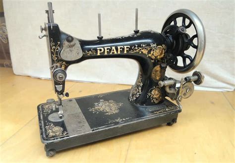 7 Best Vintage Sewing Machines