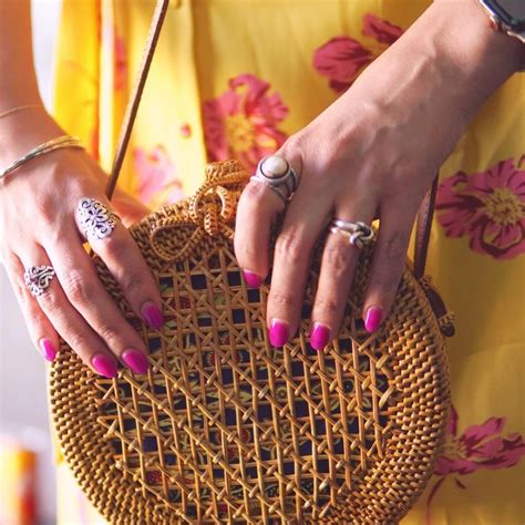 This Colorful And Sunny Look Has Us Ready For The Weekend ☀ 📸 Amelia