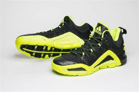 Adidas Crazyquick 3 急速推進中的絕佳穩定戰靴