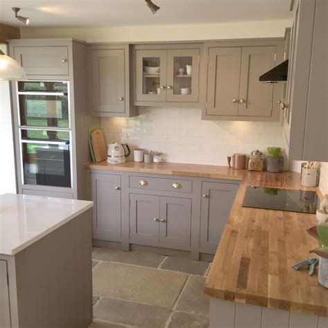 Clay pots are another wonderful rustic accessory that can highlight the country aesthetic. A simply beautiful example of a country cottage kitchen ...