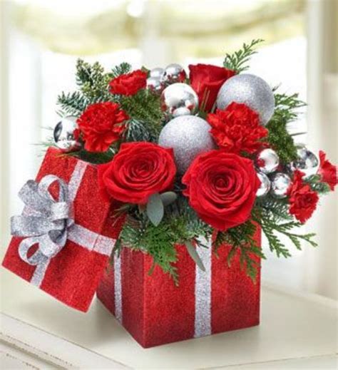 Same day & midnight delivery free delivery exciting offers. 20 Chic Christmas Flower Arrangements - Shelterness