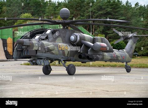 Russian Mi 28 Attack Helicopter Stock Photo Alamy