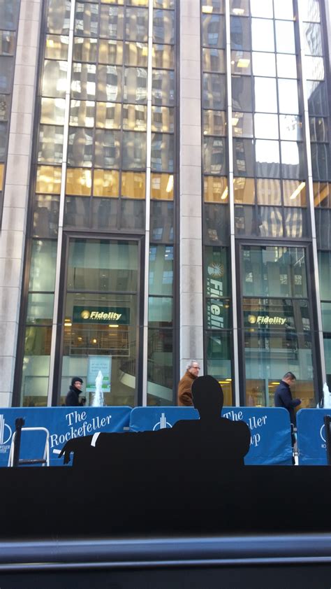 Mad Men Statue Unveiled For Final Season Jon Hamm Poses On Bench