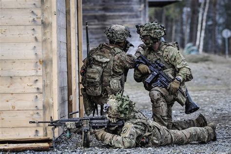 What does an infantryman (11b) do? The Army needs thousands more infantrymen by spring