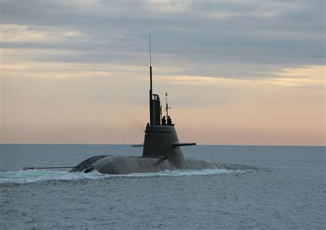 Kriegsspiele im Nordatlantik: U-Boot soll US-Träger angreifen - n-tv.de
