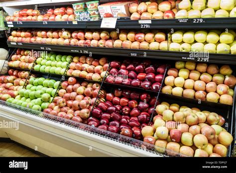 Aisle Display At Grocery Store Hi Res Stock Photography And Images Alamy