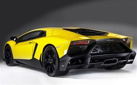 Lamborghini Aventador Windows 10 Theme Themepackme