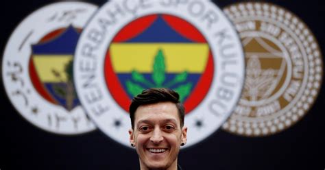 Aturan umum yang harus diperhatikan adalah permainan sepak bola berdurasi 90 menit. Apakah 'impian' Mesut Ozil pindah ke Fenerbahce adalah ...
