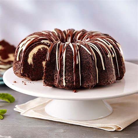 See more ideas about chocolate filling, chocolate, filling. Cake Filling Ideas For Chocolate Cake : Year after year chocolate cake is rated the most popular ...