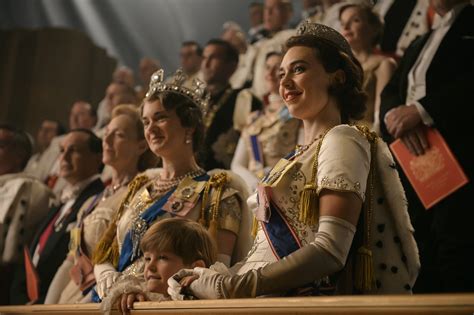 Vanessa Kirby Reacts To Princess Margarets ‘the Crown Wardrobe