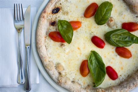 Italian White Pizza Recipe Pizza Bianca Gimme Yummy