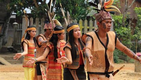 Suku Suku Di Pulau Kalimantan Dan Penjelasannya Broonet My Xxx Hot Girl