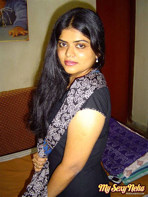 Neha Nair Sexy Indian Housewife