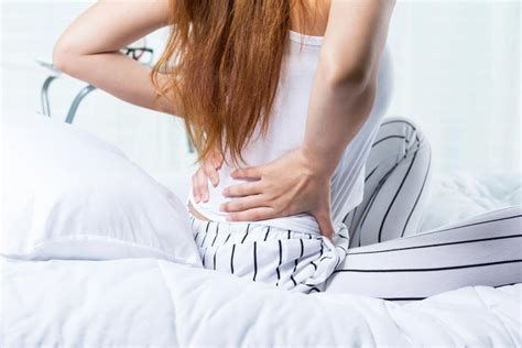 Is the pain aggravated by lying on the affected some can support the non painful shoulder on the forward leg. 6 best sleeping positions for lower back pain