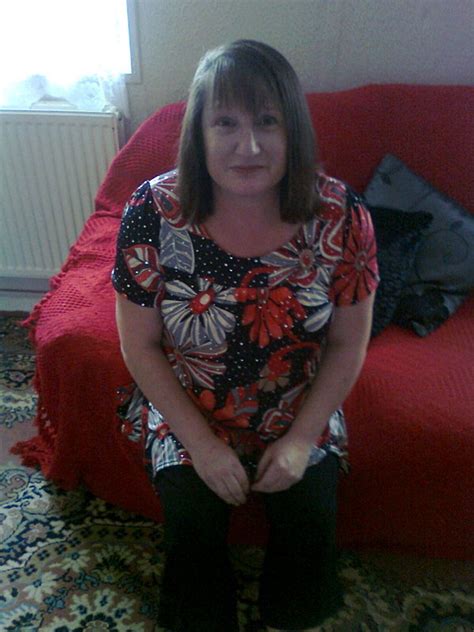 Cutedolphin 57 From Hereford Is A Mature Woman Looking For A Sex