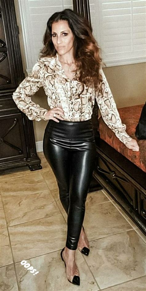Pin By Dave Kilby On Shiny Leggings Shiny Clothes Shiny Leggings Leather Outfit
