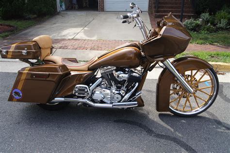 The ultra suspension and seat are way more comfortable than the custom, the custom just looks better to me. 2011 Harley-Davidson® FLTRU Road Glide® Ultra (Custom Root ...