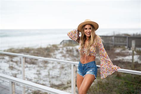 Down 25 Lbs Jessie James Decker Shows Off Her Most Toned Body Yet