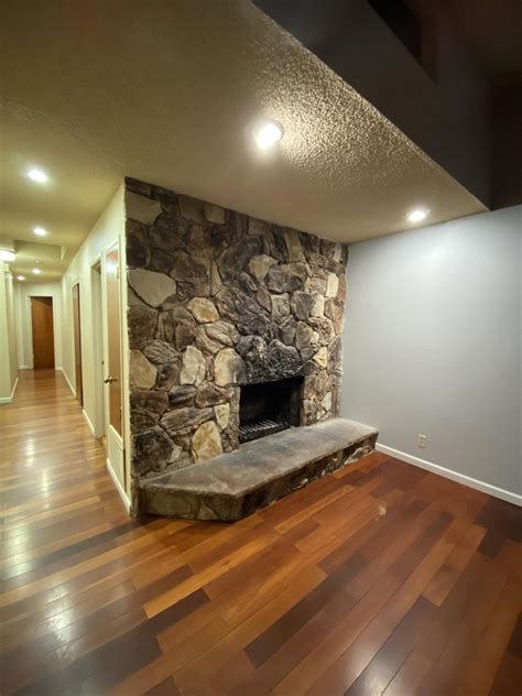 Daly City House For Rent (4bd/2ba) in a convenient location 2nd Ave