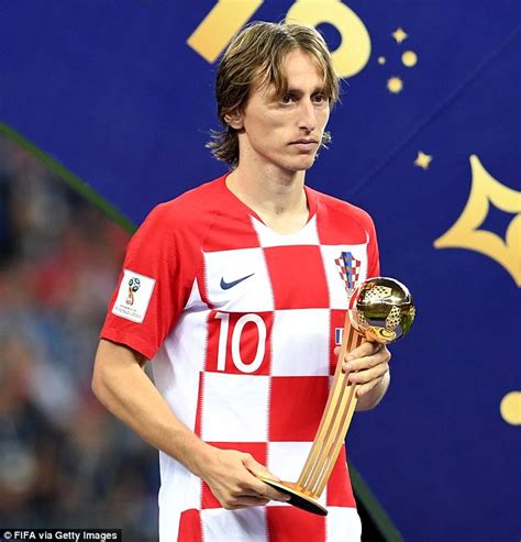Последние твиты от luka modrić (@lukamodric10). Luka Modric wins Golden Ball prize as he voted best player ...