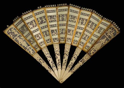 Hand Fan Brisé Folding Accordion Ivory And Gilding Early Xvii