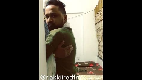 Desi Couple Hot Kissing Caught By Hidden Camera Rj Akki Pune Youtube