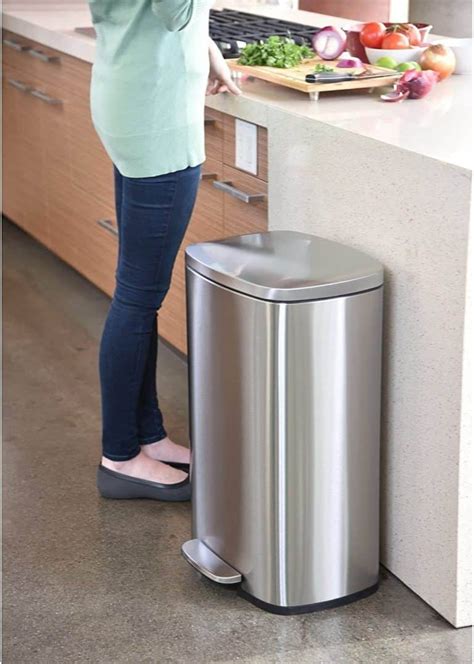 The 13 Best Kitchen Trash Cans [for Any And All Kitchens] Chattersource