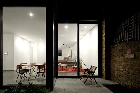 House On Faroe Road By Paul O Architects In West Kensington London Uk Yatzer