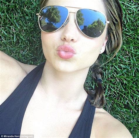 Pucker Up Miranda Kerr Posts Pouty Selfie On Twitter Whilst Relaxing With Son Flynn Miranda